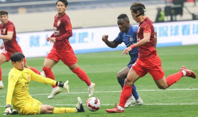 开云体育下载-新上海德比有别超级杯：申花愈战愈强 海港展新颜